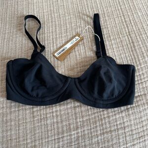 SKIMS Unlined Demi Bra ONYX 30C